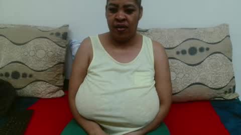 Snapshot of maturedbootyqueen chatting on April 4, 3:20 pm QUEEN online show from April 4, 3:20 pm