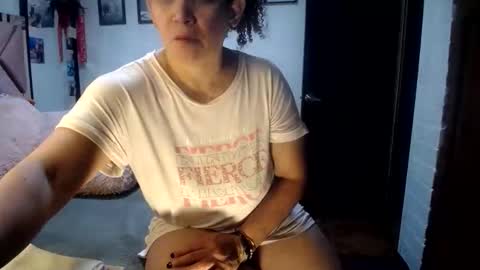 Snapshot of maturehornyxxxx chatting on November 2, 3:31 am cata online show from November 2, 3:31 am