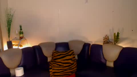 Snapshot of maturity_mommy_intown chatting on November 5, 6:46 am maturity_mommy_intown online show from November 5, 6:46 am