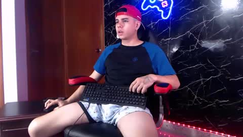 Snapshot of maty_hard chatting on January 2, 1:40 pm Matias online show from January 2, 1:40 pm