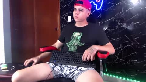 Snapshot of maty_hard chatting on January 3, 3:12 pm Matias online show from January 3, 3:12 pm