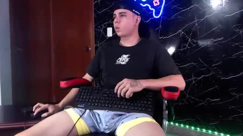 Snapshot of maty_hard chatting on January 4, 3:17 pm Matias online show from January 4, 3:17 pm