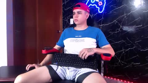 Snapshot of maty_hard chatting on January 6, 2:58 pm Matias online show from January 6, 2:58 pm