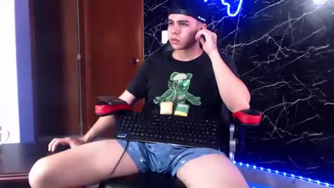 Snapshot of maty_hard chatting on January 7, 12:52 pm Matias online show from January 7, 12:52 pm