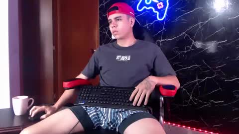 Snapshot of maty_hard chatting on January 9, 10:09 am Matias online show from January 9, 10:09 am