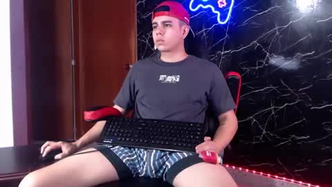 Snapshot of maty_hard chatting on January 9, 1:35 pm Matias online show from January 9, 1:35 pm