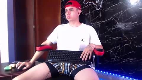 Snapshot of maty_hard chatting on January 10, 10:50 am Matias online show from January 10, 10:50 am