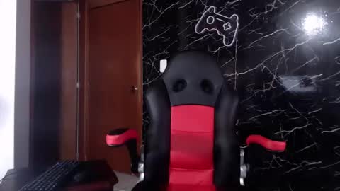 Snapshot of maty_hard chatting on January 18, 11:54 am Matias online show from January 18, 11:54 am