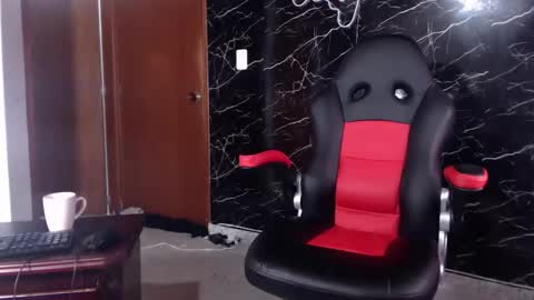 Snapshot of maty_hard chatting on January 23, 9:50 am Matias online show from January 23, 9:50 am