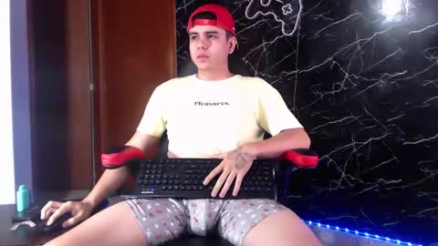 Snapshot of maty_hard chatting on January 24, 10:00 am Matias online show from January 24, 10:00 am