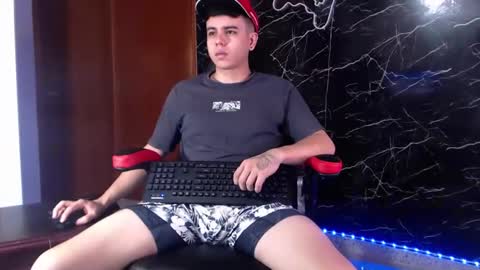 Snapshot of maty_hard chatting on January 27, 1:41 pm Matias online show from January 27, 1:41 pm