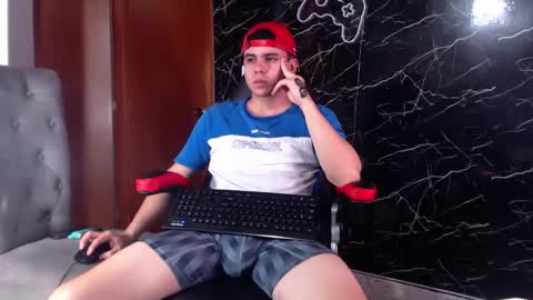 Snapshot of maty_hard chatting on March 3, 4:14 pm Matias online show from March 3, 4:14 pm