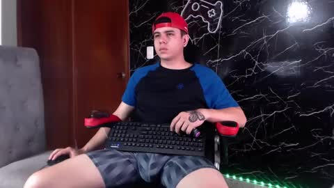 Snapshot of maty_hard chatting on March 12, 2:01 pm Matias online show from March 12, 2:01 pm