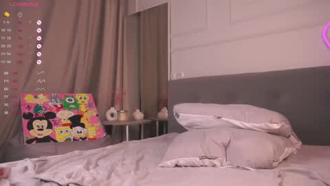 Snapshot of maudhaskell chatting on March 8, 9:51 pm Lily online show from March 8, 9:51 pm