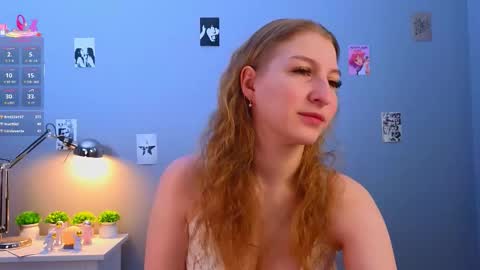 maureencoombs online show from November 21, 4:11 am