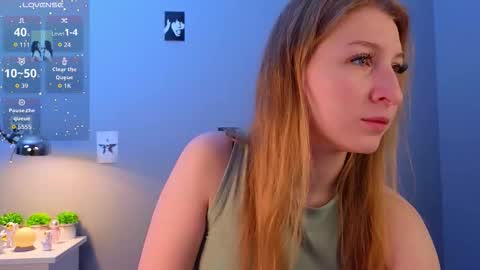 maureencoombs online show from November 29, 4:26 am