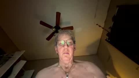 maurice1922 online show from February 1, 7:05 am