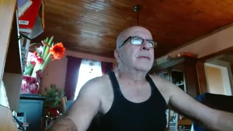 Maurice online show from January 3, 1:47 pm
