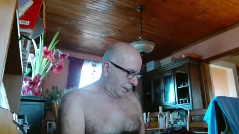 Maurice online show from January 10, 2:34 pm