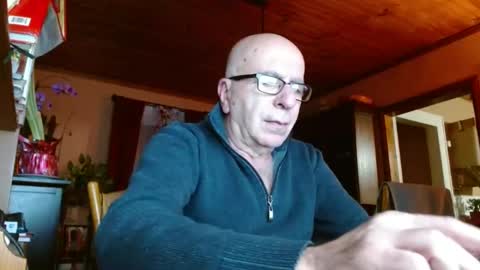 Maurice online show from January 18, 11:33 pm