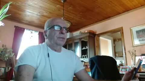 Maurice online show from February 11, 4:24 pm