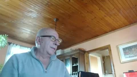 Maurice online show from March 25, 1:28 pm