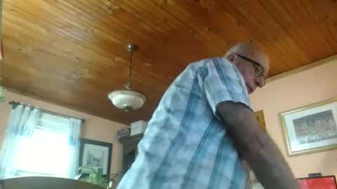 Maurice online show from May 22, 12:44 pm
