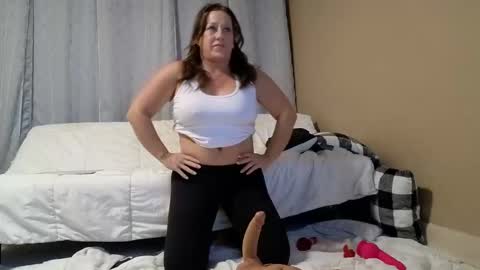 Mavierose online show from December 17, 5:57 am