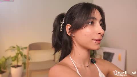 Snapshot of mavii__ chatting on February 5, 6:23 pm Maria Victoria Schedule 2pm until 9pm GMT-5 online show from February 5, 6:23 pm