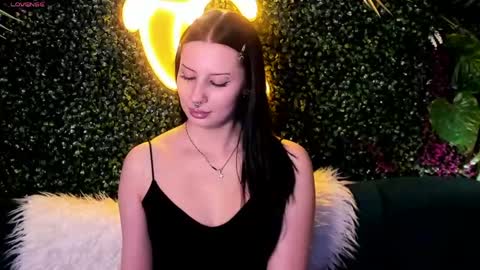   online show from April 13, 6:24 pm