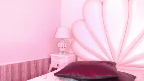 Snapshot of mavismanson chatting on October 1, 9:32 pm mavismanson  online show from October 1, 9:32 pm