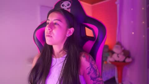 Snapshot of mavy_ chatting on February 2, 8:29 pm MAVY online show from February 2, 8:29 pm