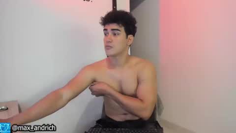 Snapshot of max__andrich chatting on November 5, 2:33 am Max... online show from November 5, 2:33 am