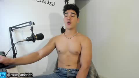 Snapshot of max__andrich chatting on July 2, 3:17 am Max... online show from July 2, 3:17 am