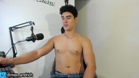 Snapshot of max__andrich chatting on July 2, 3:23 am Max... online show from July 2, 3:23 am