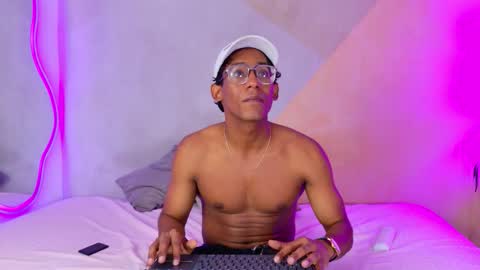 Snapshot of max_cumpower72 chatting on October 1, 3:01 am max_cumpower72 online show from October 1, 3:01 am