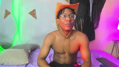 Snapshot of max_cumpower72 chatting on October 18, 5:35 pm max_cumpower72 online show from October 18, 5:35 pm