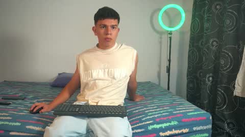 Max online show from November 20, 10:42 pm