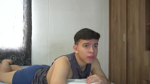 Max online show from January 6, 6:44 pm