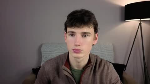 Snapshot of max_foks chatting on December 19, 6:42 am Max online show from December 19, 6:42 am