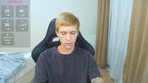 Snapshot of max_gen chatting on September 28, 4:45 pm Max Gen with tats 24years And Ethan without tats 20 years online show from September 28, 4:45 pm