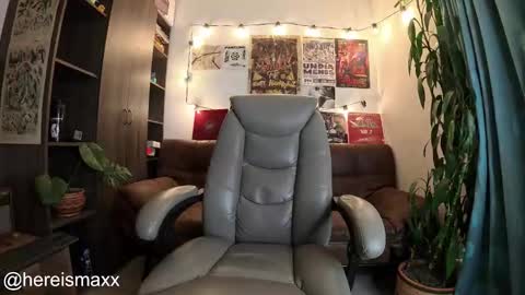 Max Follow me IGX hereismaxx online show from October 29, 1:41 am