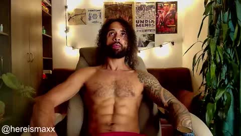 Max Follow me IGX hereismaxx online show from November 6, 8:04 am