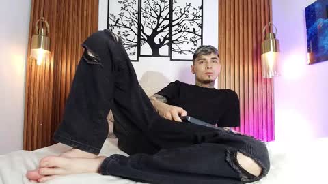 Max online show from March 4, 6:19 am