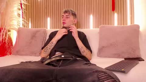 Max online show from March 7, 2:52 am