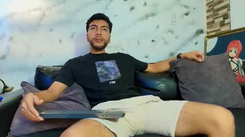 Snapshot of max_hornye chatting on February 5, 7:18 pm Max Hornye online show from February 5, 7:18 pm