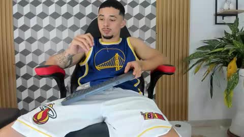 max_jowel online show from December 23, 3:48 am