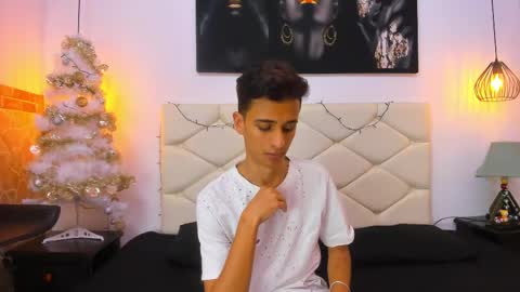 Snapshot of max_kogan chatting on December 28, 7:11 pm max online show from December 28, 7:11 pm