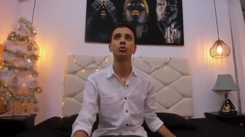 Snapshot of max_kogan chatting on January 5, 3:32 am max online show from January 5, 3:32 am