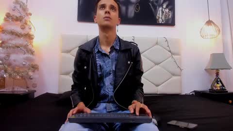 Snapshot of max_kogan chatting on January 8, 3:08 am max online show from January 8, 3:08 am